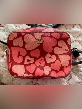 Heart-Print Crossbody Bag Coach- Pink & Red